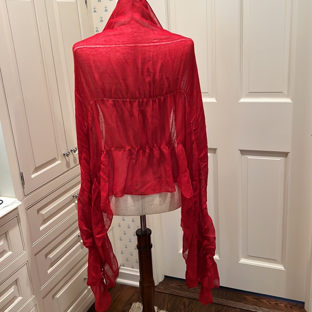 BRAND NEW SHEER RED ACRYLIC SHAWL SHIRRED AND WITH UNUSUAL GRAPE CLUSTER TRIM - Picture 3 of 6